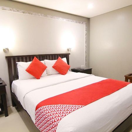 Oyo 103 Artina Suites Hotel Макати Экстерьер фото