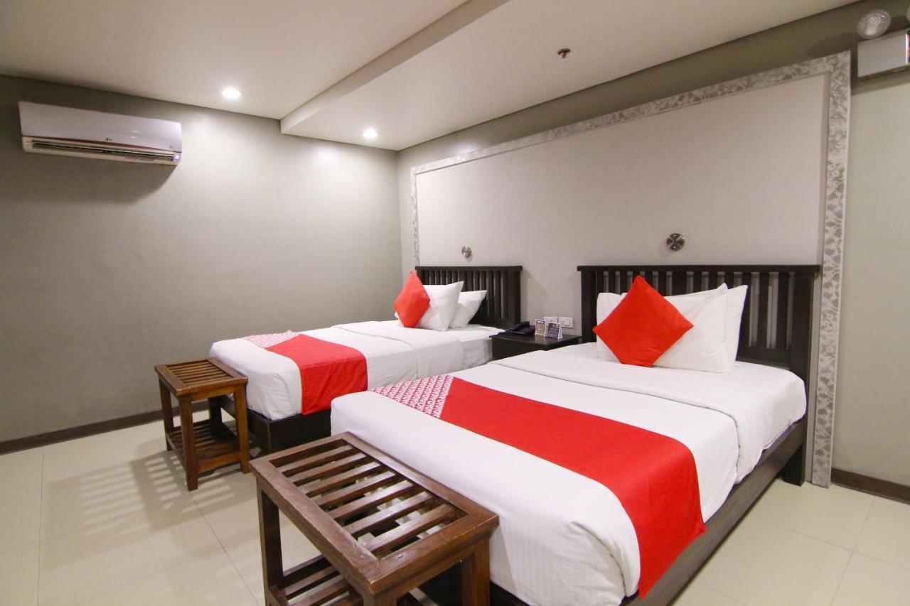 Oyo 103 Artina Suites Hotel Макати Экстерьер фото