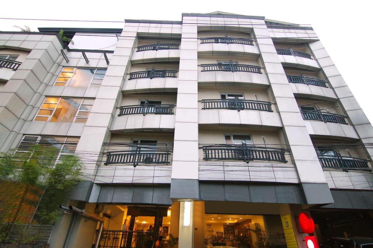 Oyo 103 Artina Suites Hotel Макати Экстерьер фото