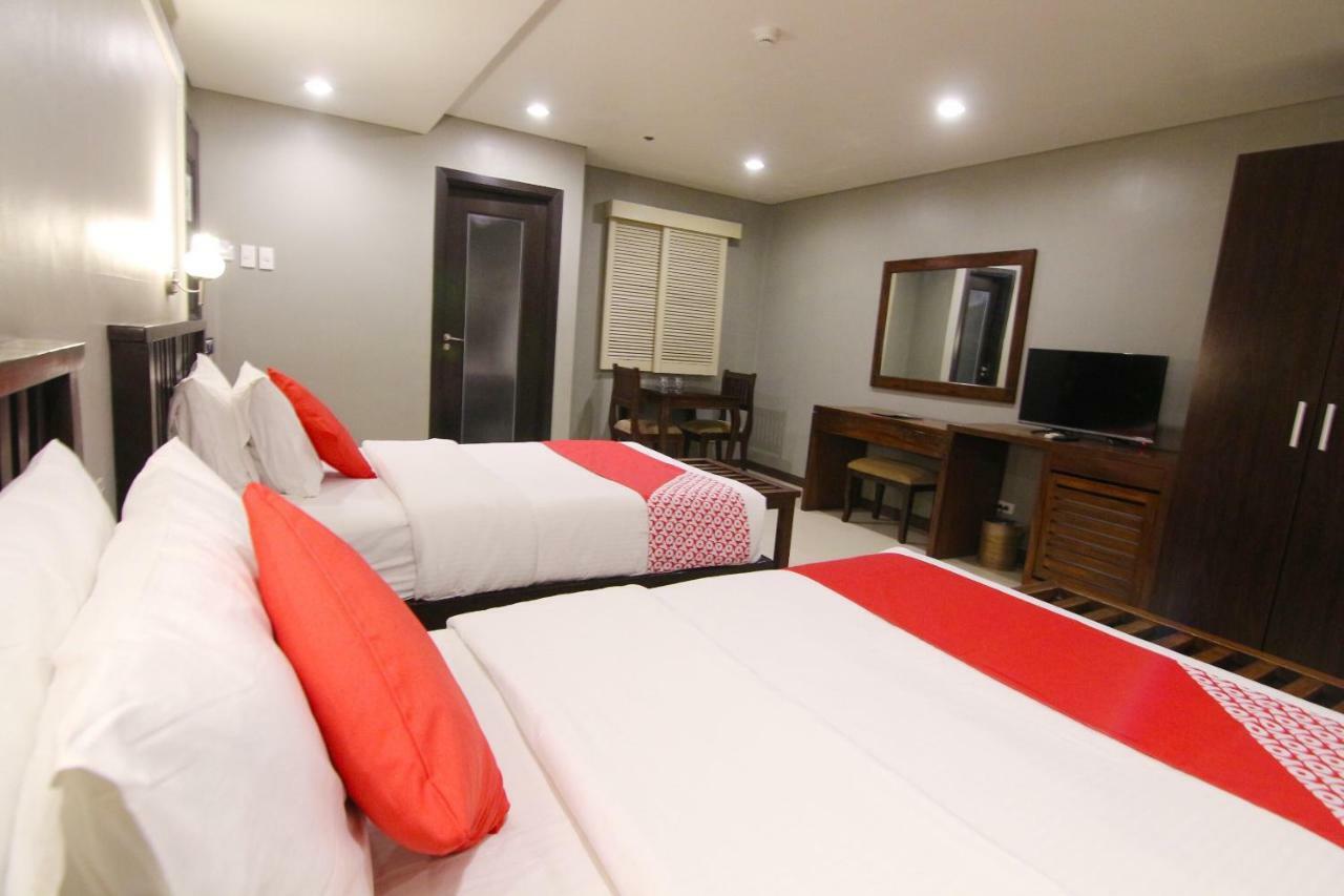 Oyo 103 Artina Suites Hotel Макати Экстерьер фото